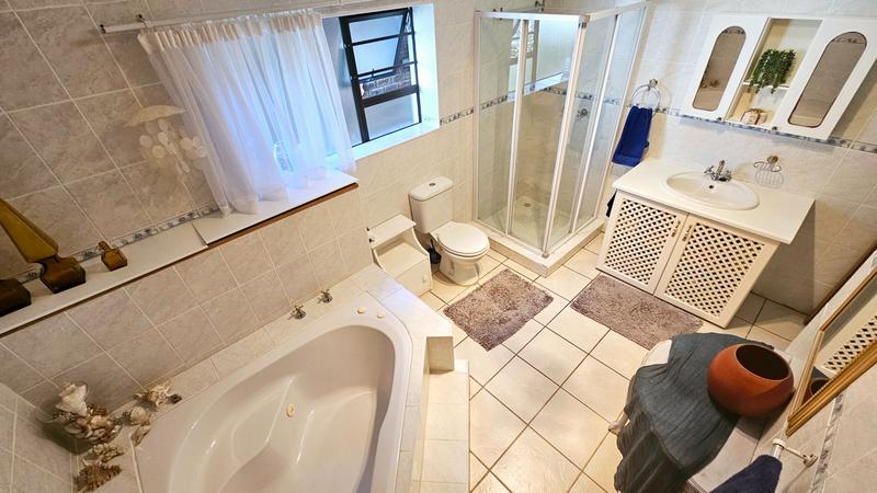 6 Bedroom Property for Sale in Fraaiuitsig Western Cape